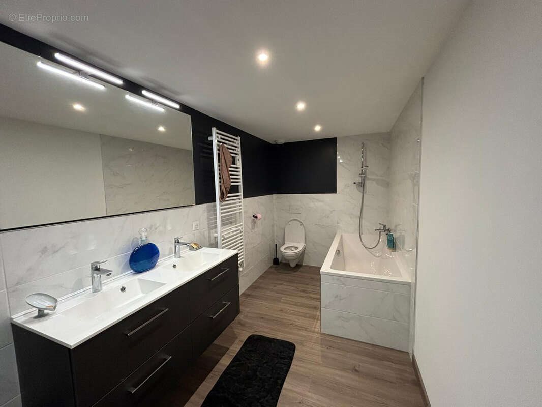 Maison à vendre, 130m², Bâgé-le-Châtel