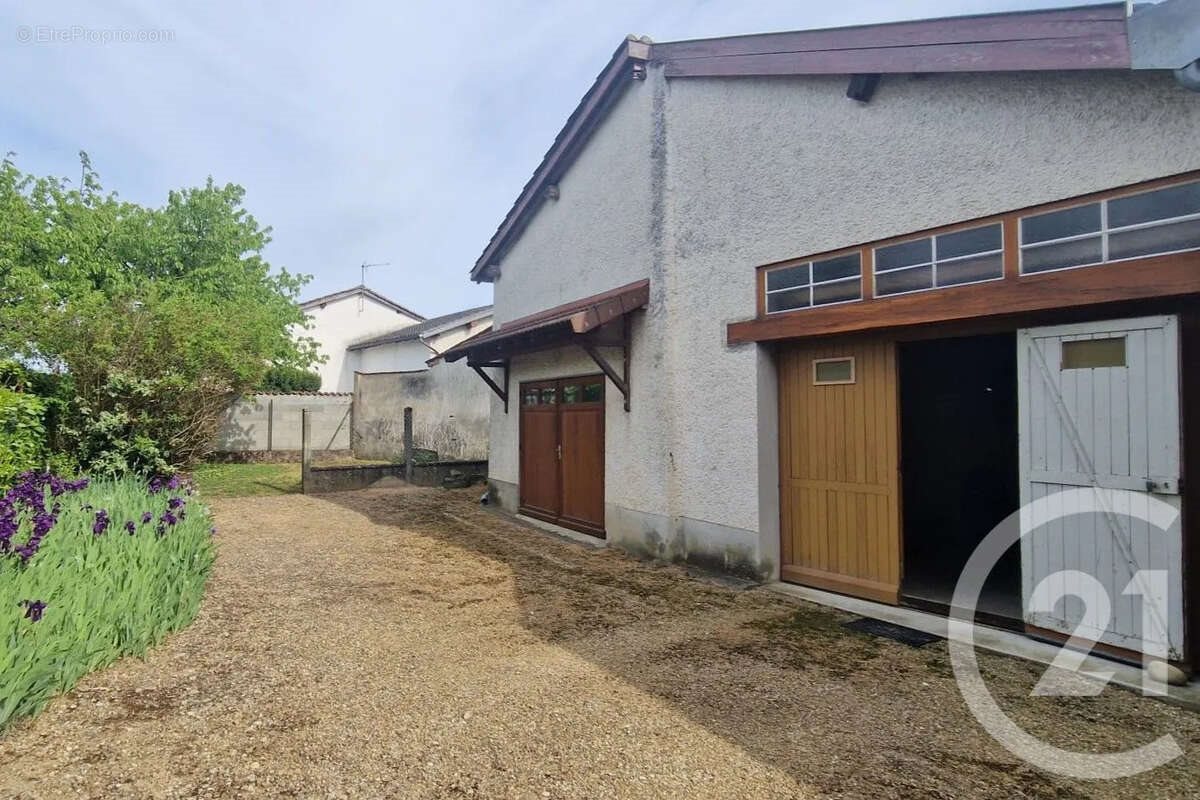 Maison à vendre, 91m², Massieux
