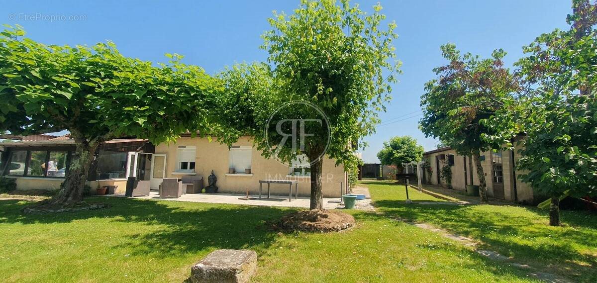 Maison à vendre, 105m², Villefranche-de-Lonchat