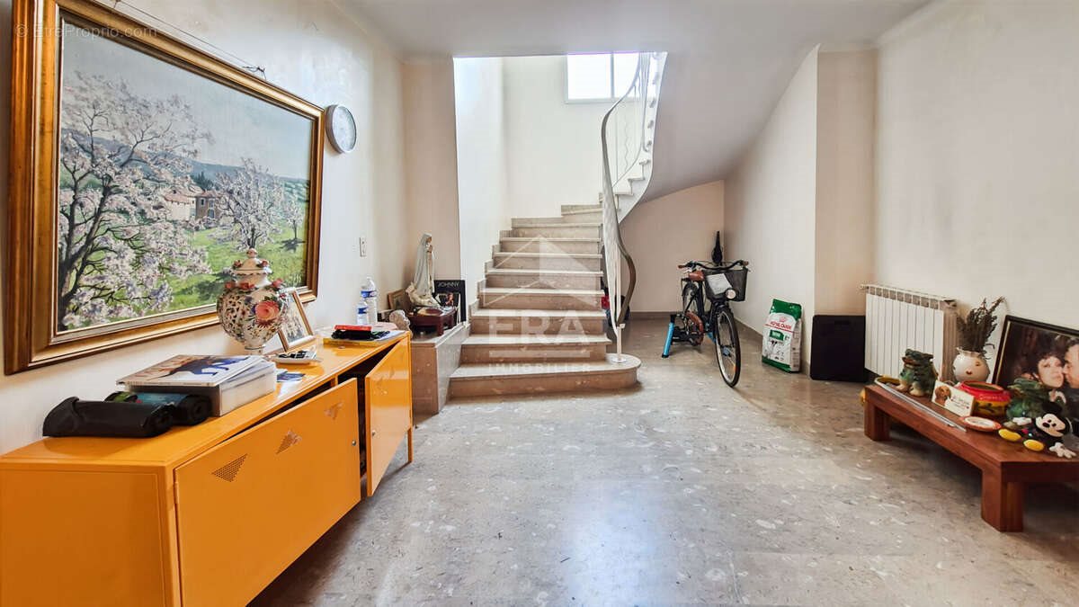 Maison à vendre, 183m², Rognonas