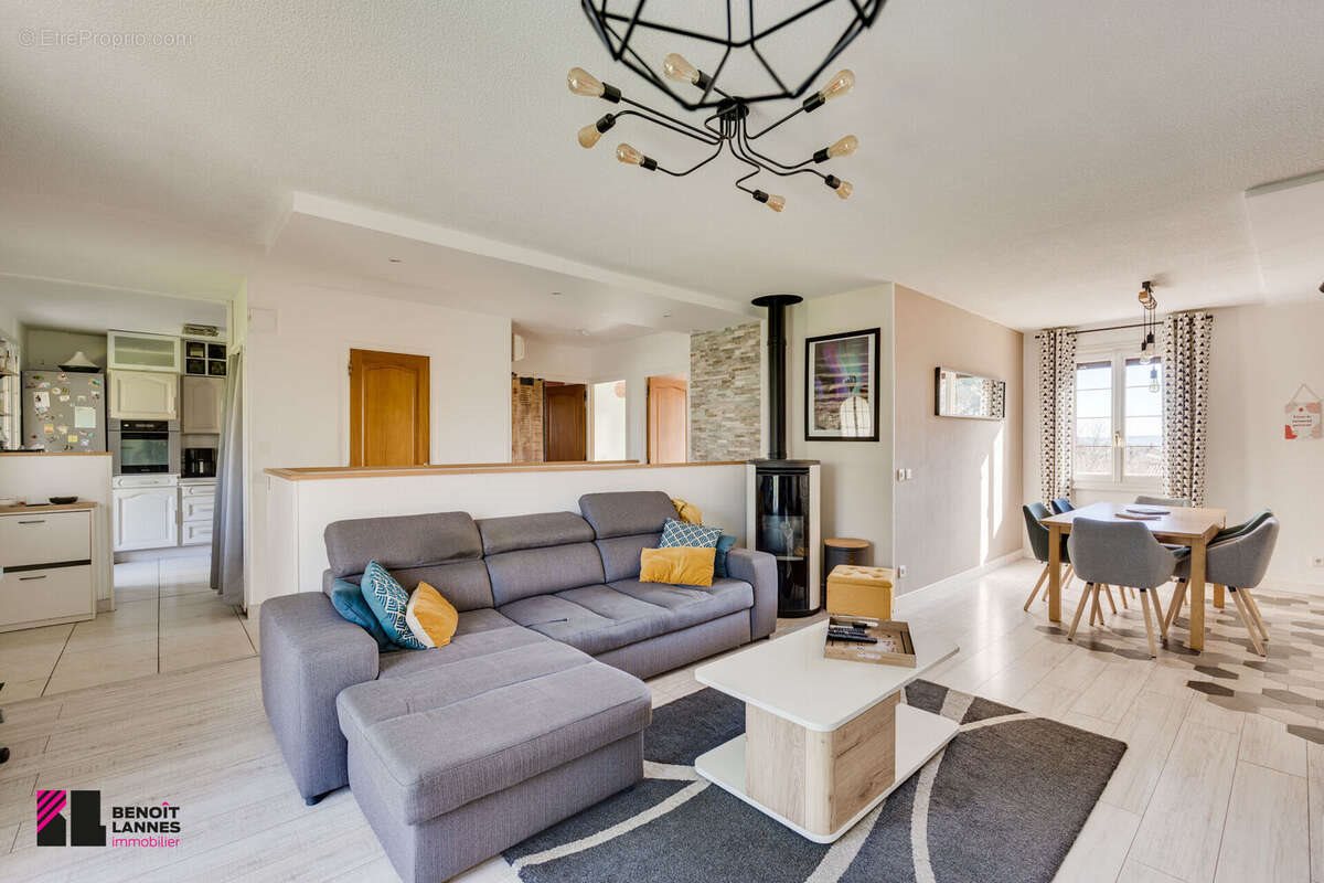 Maison à vendre, 138m², Lherm