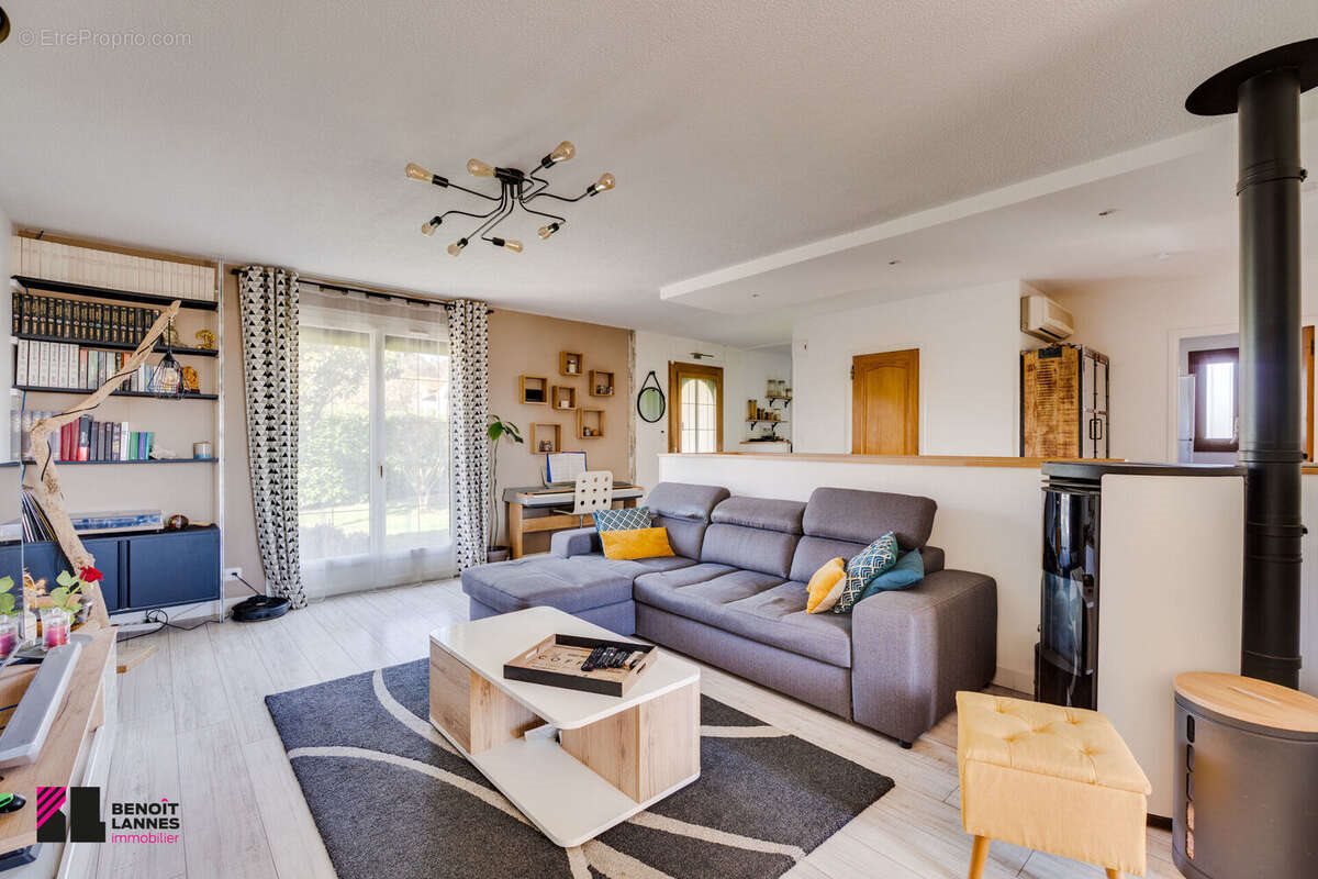 Maison à vendre, 138m², Lherm