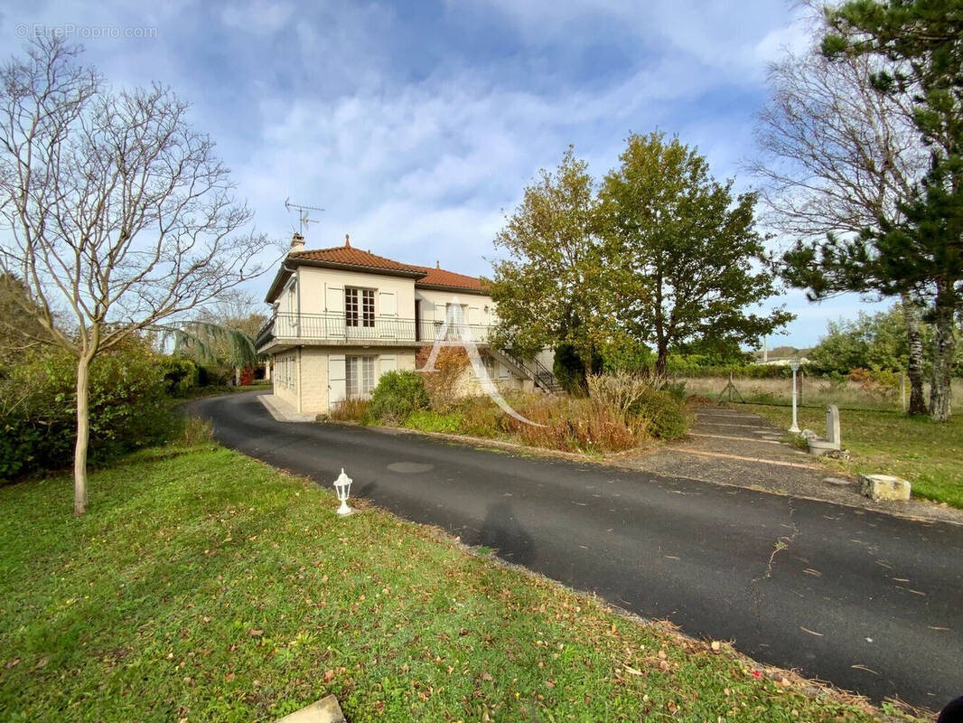 Maison à vendre, 184m², Saintes