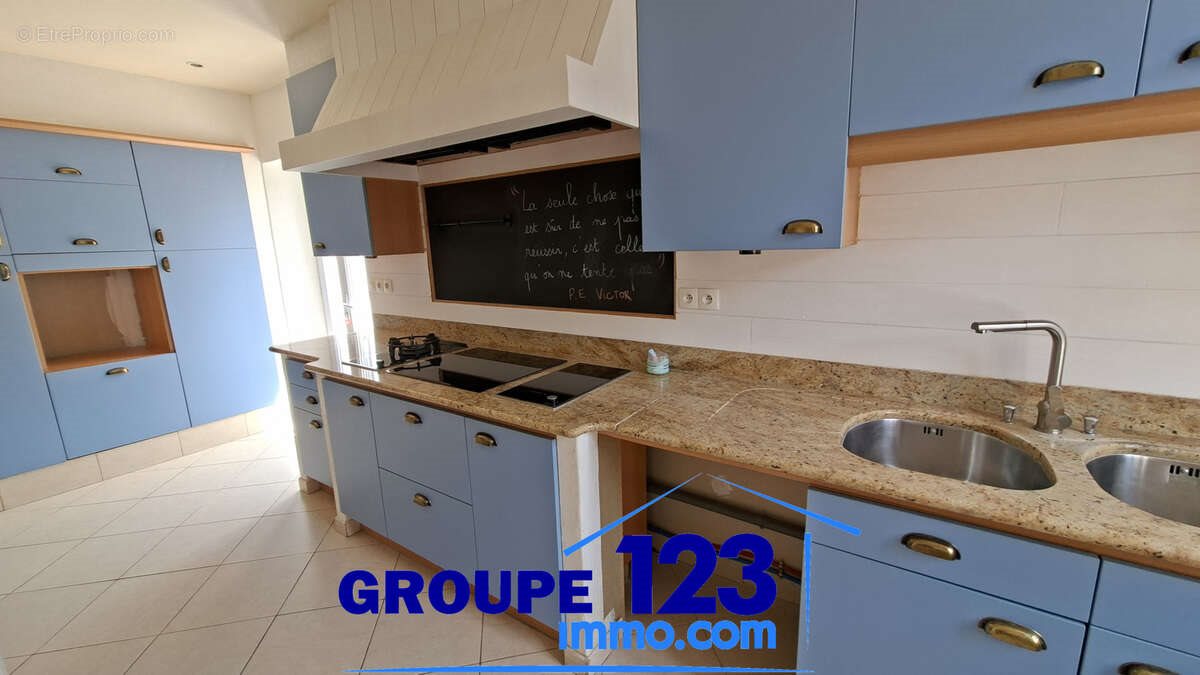 Maison à vendre, 110m², Senan