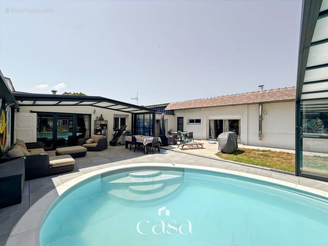 Maison à vendre, 196m², Morteaux-Couliboeuf
