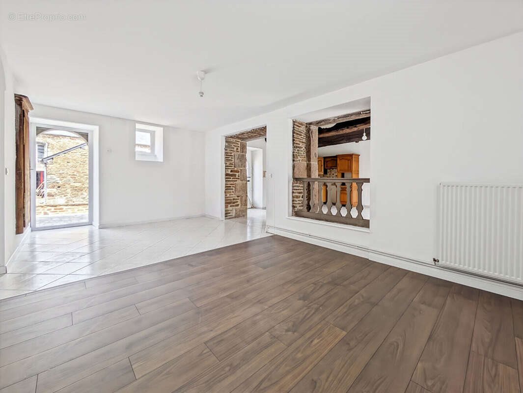 Maison à vendre, 158m², Sougéal