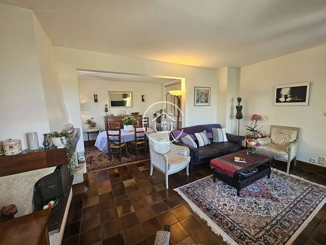 Maison à vendre, 124m², Saint-Claude-de-Diray