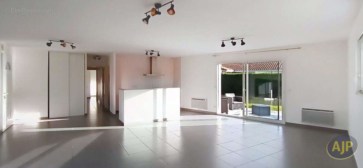 Maison à vendre, 107m², Arès