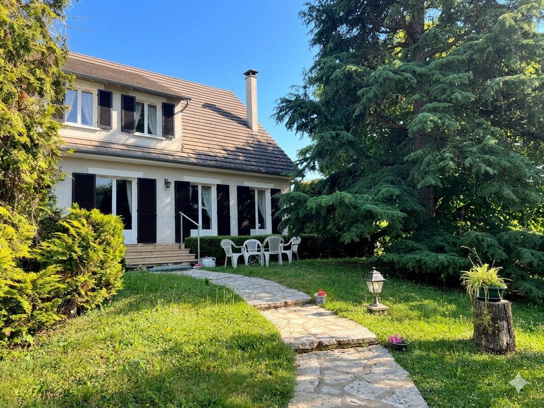 Maison à vendre, 282m², Villeneuve-sur-Yonne