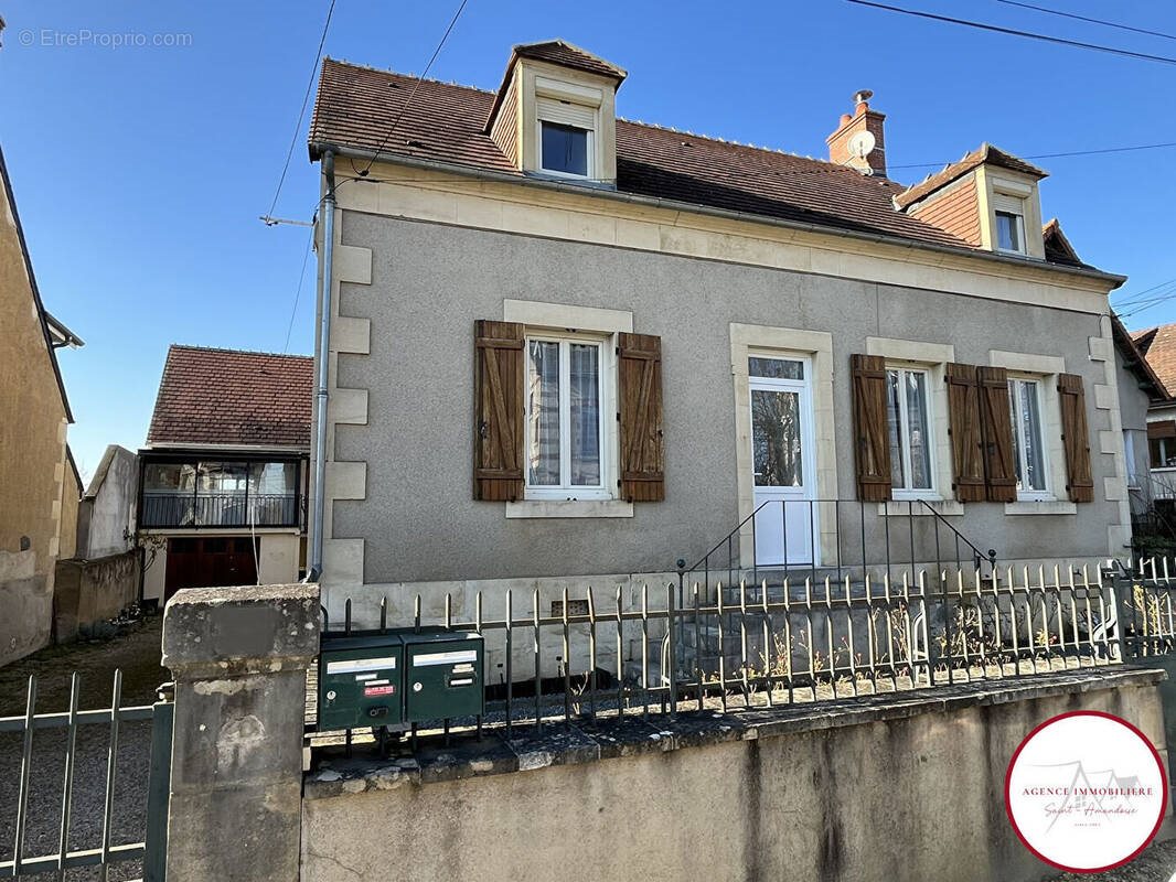 Maison à vendre, 225m², Saint-Amand-Montrond