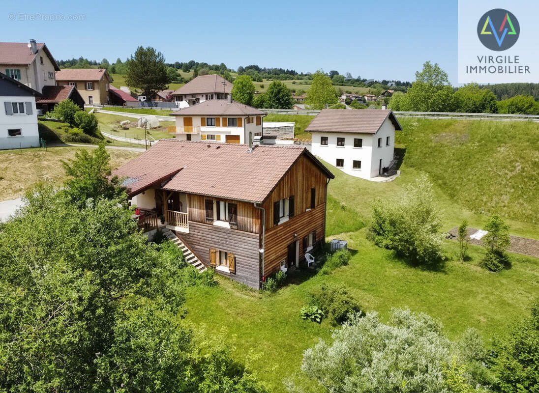 Maison à vendre, 112m², Rochejean