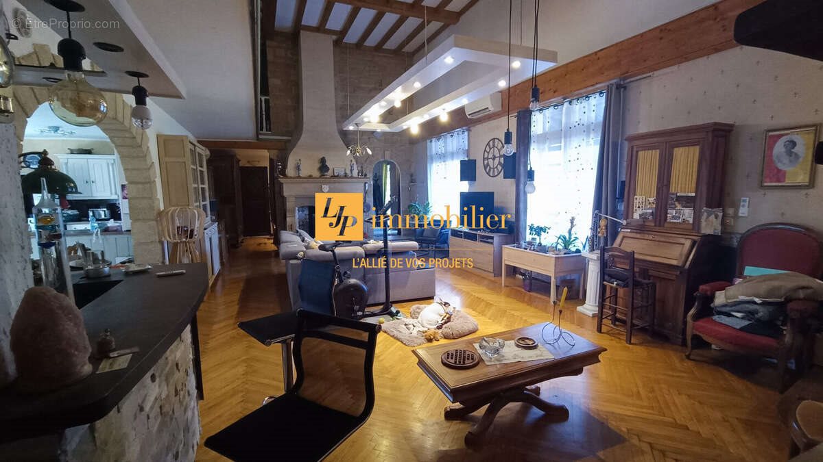 Maison à vendre, 176m², Guzargues