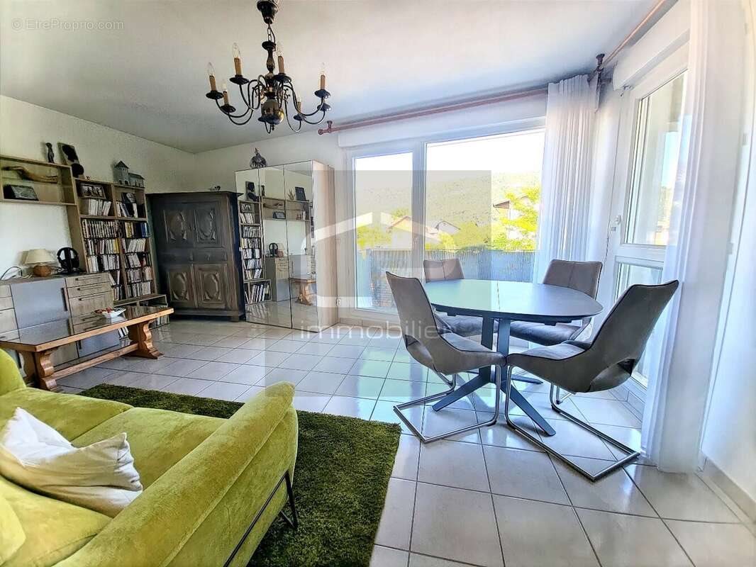 Appartement à vendre, 77m², Quintal