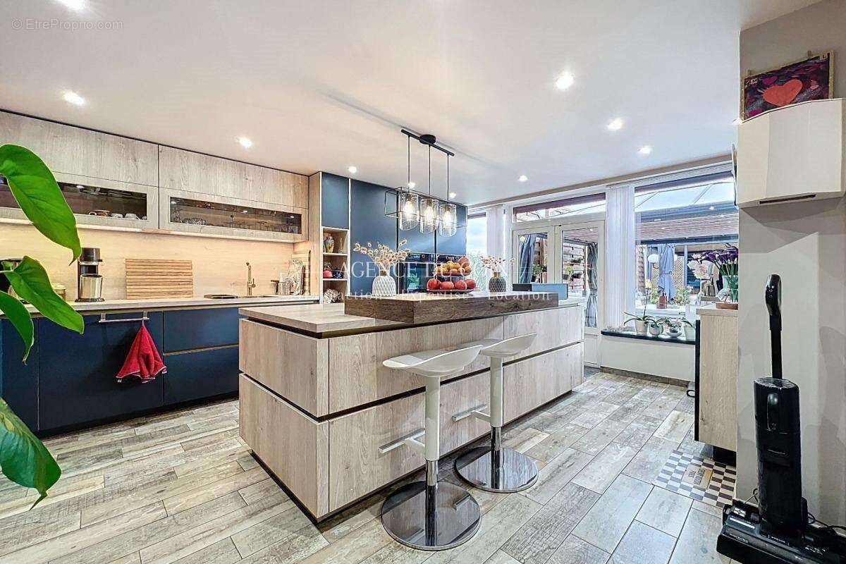 Maison à vendre, 225m², Draguignan
