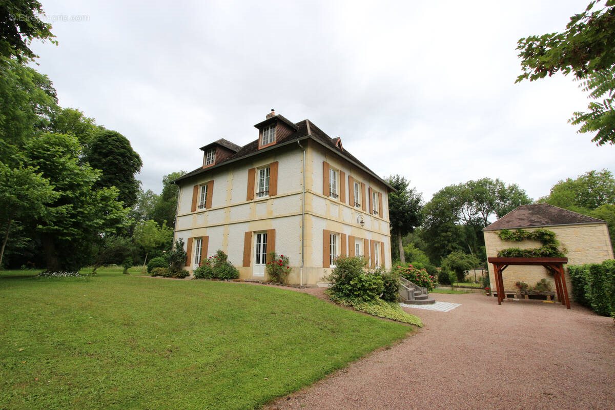 Maison à vendre, 193m², Pougues-les-Eaux
