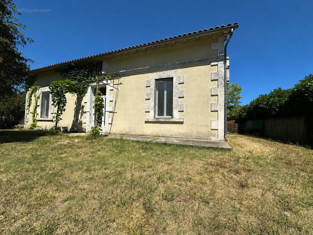 Maison à vendre, 145m², Saint-Aigulin
