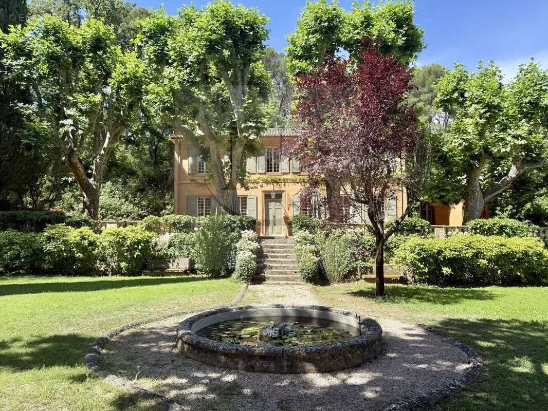Maison à vendre, 570m², Aix-en-Provence
