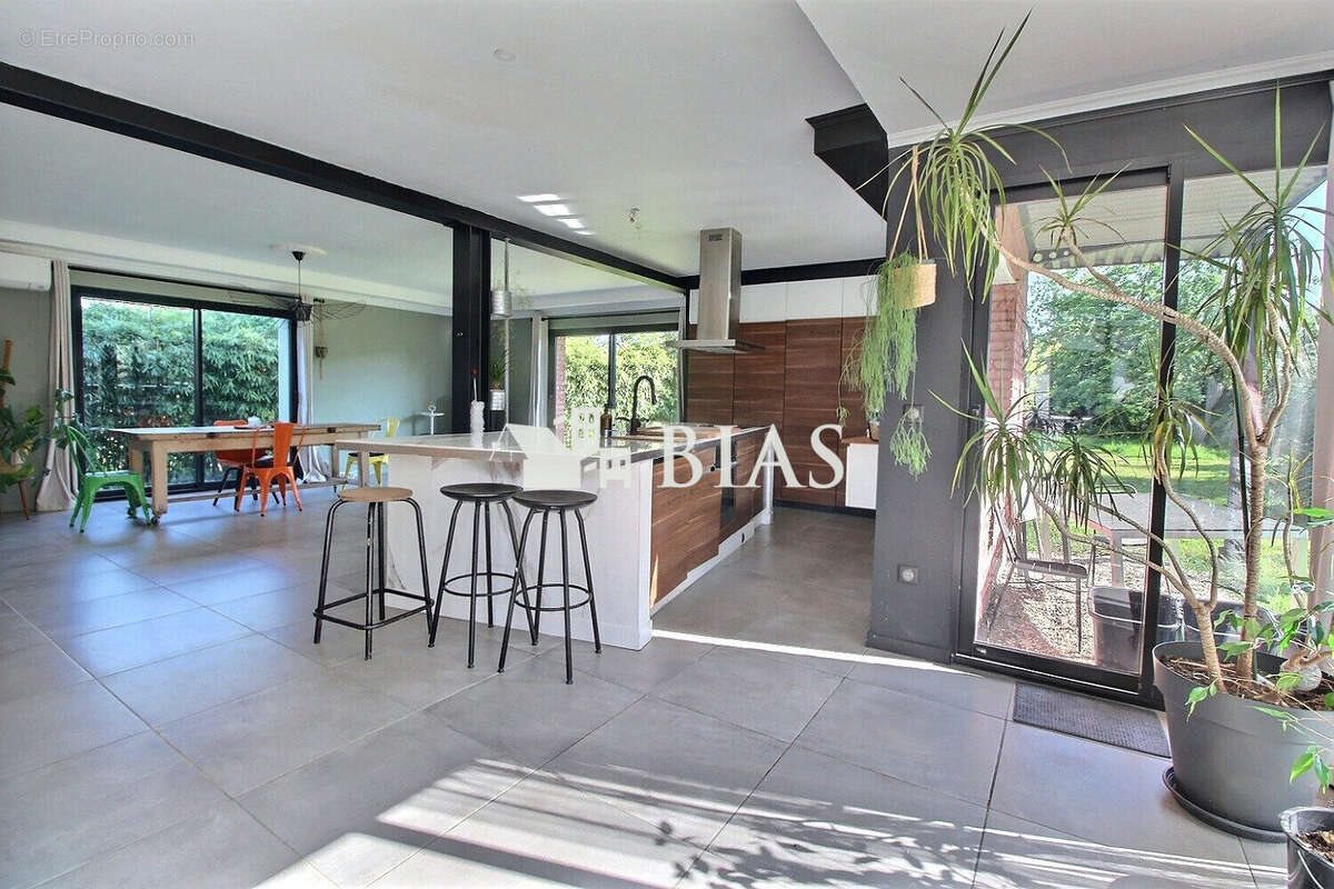 Maison à vendre, 260m², Pavilly