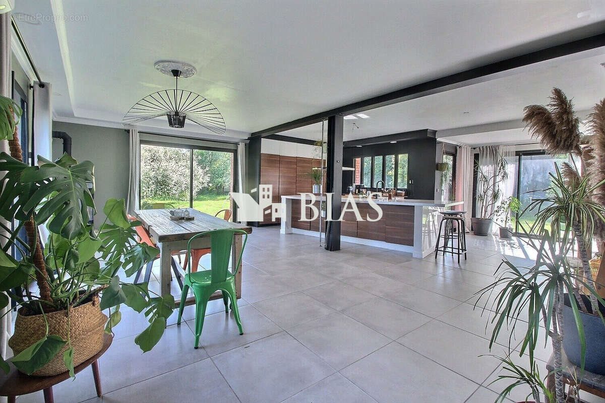 Maison à vendre, 260m², Pavilly