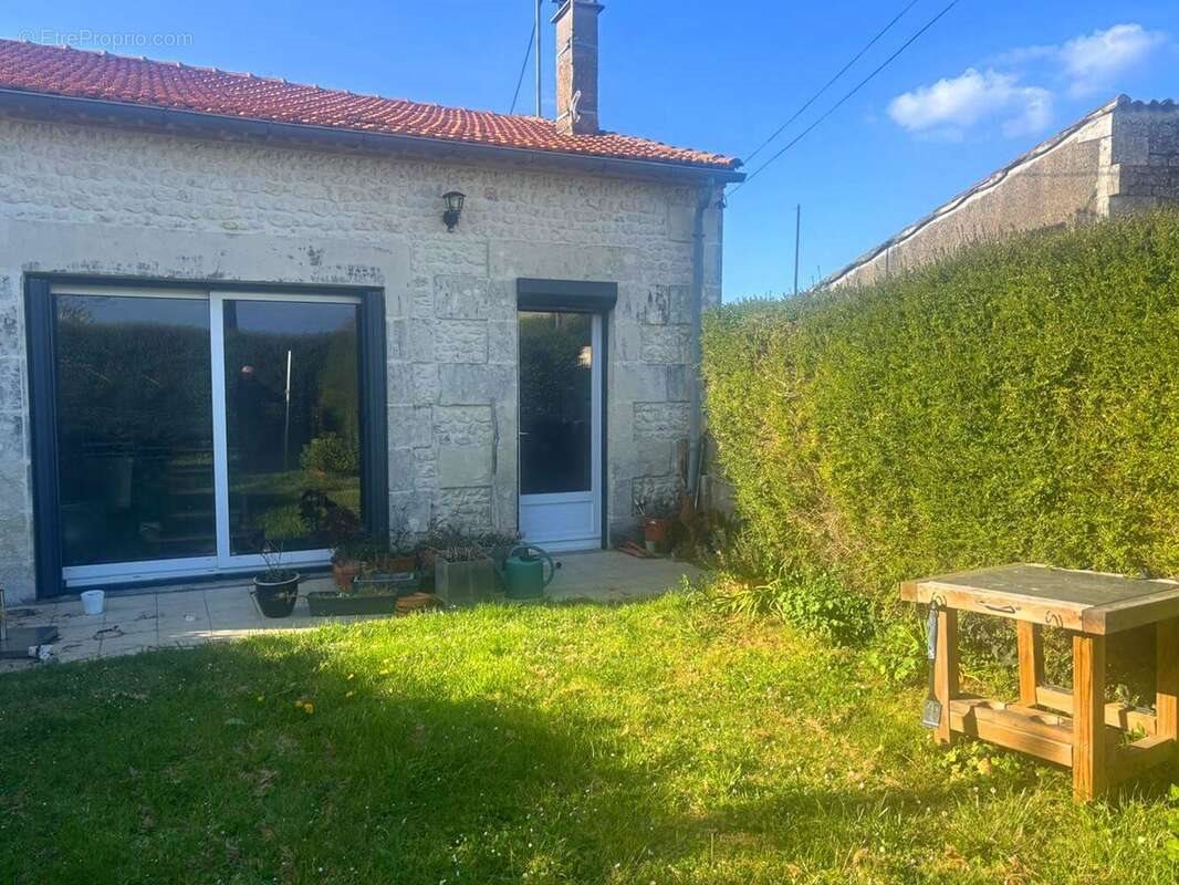 Maison à vendre, 106m², Chenac-Saint-Seurin-d'Uzet