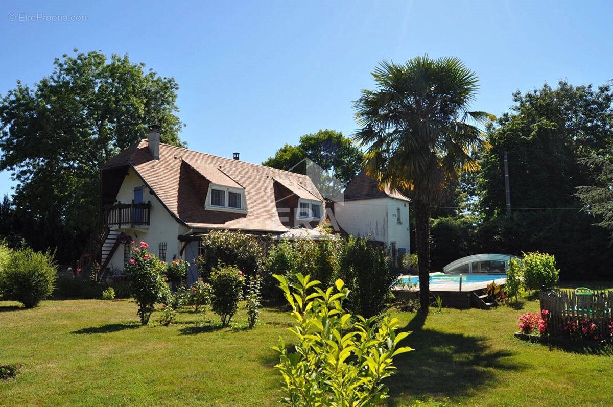 Maison à vendre, 196m², Montpon-Ménestérol