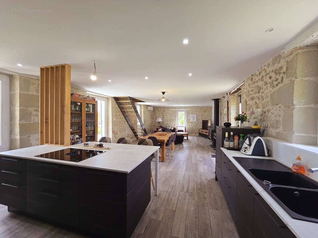 Maison à vendre, 177m², Lauzun