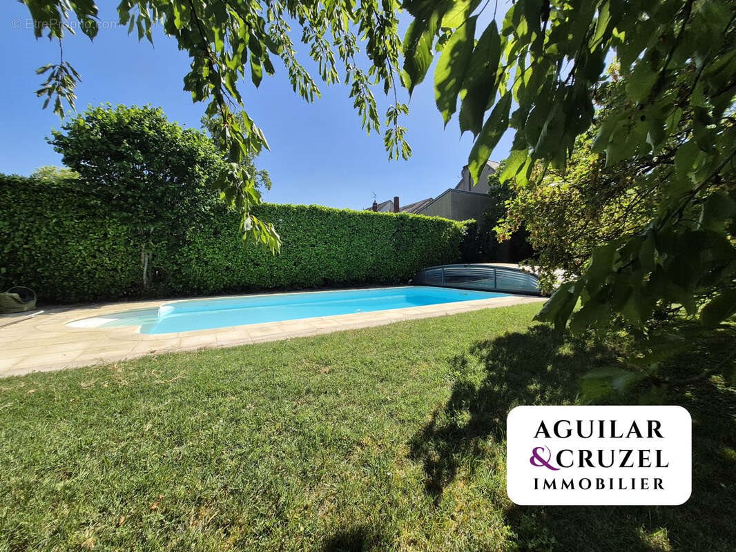 Maison à vendre, 247m², Bourges