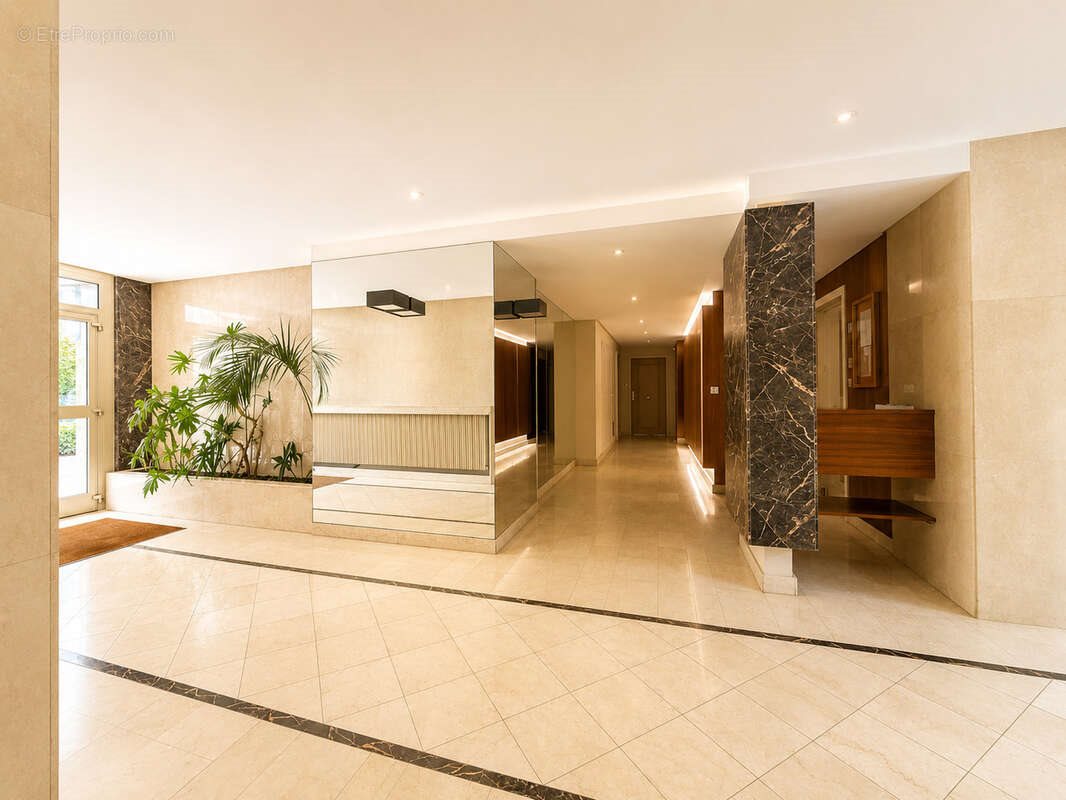 Appartement à vendre, 72m², Courbevoie