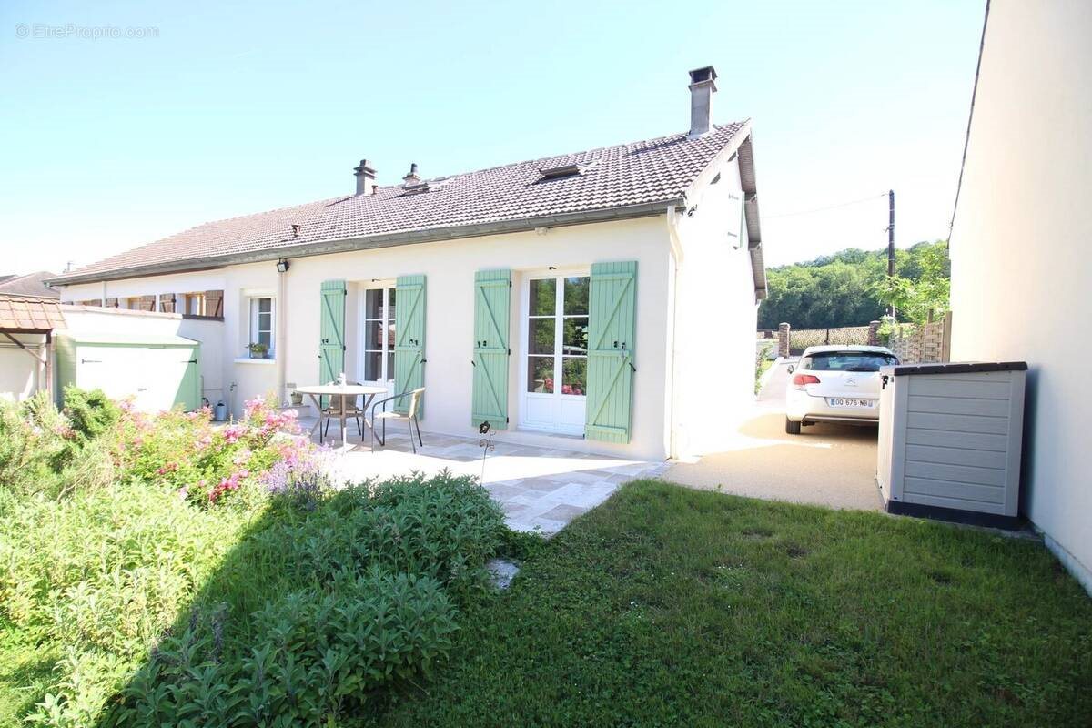 Maison à vendre, 74m², Bury