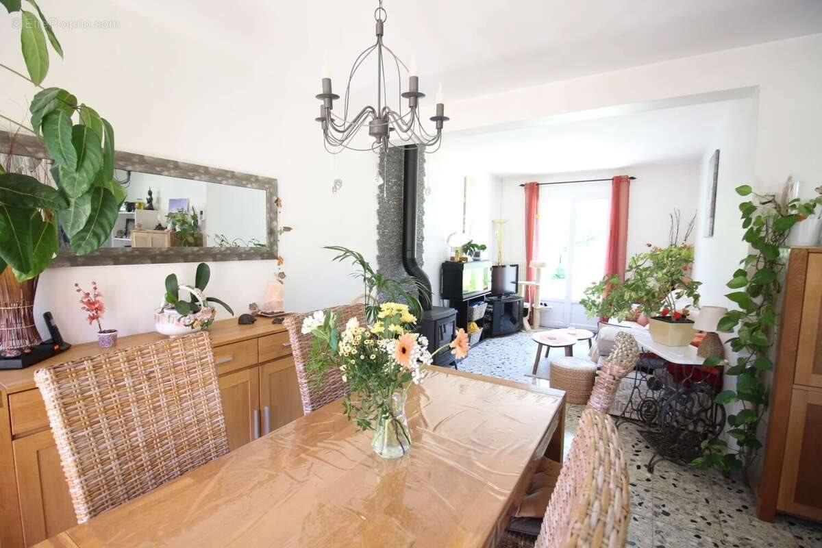 Maison à vendre, 74m², Bury