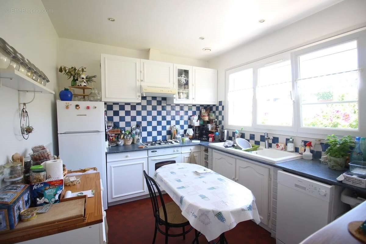 Maison à vendre, 74m², Bury