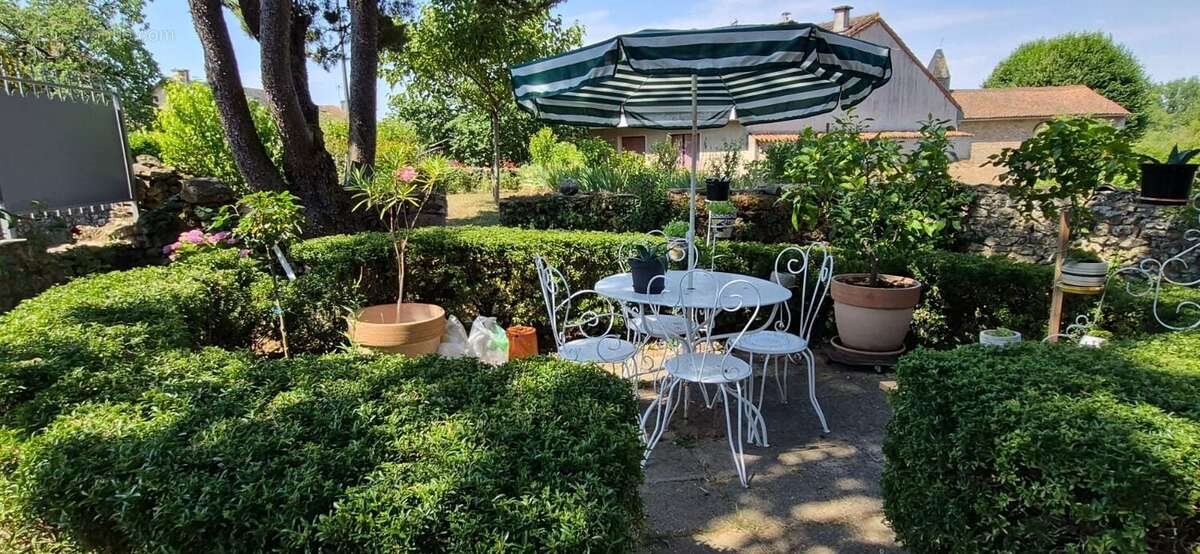 Maison à vendre, 225m², Château-Larcher