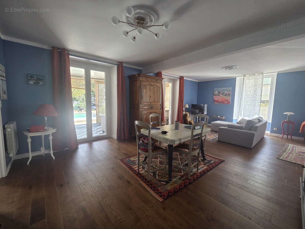 Maison à vendre, 330m², Castillonnès