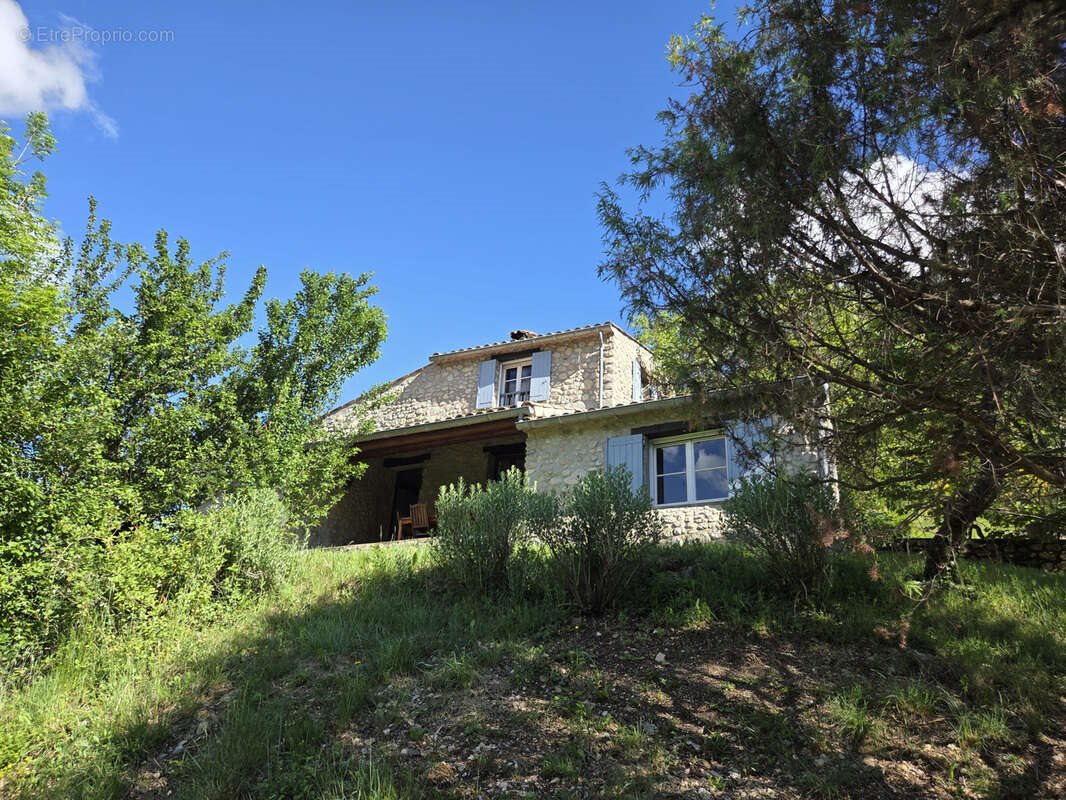 Maison à vendre, 94m², Sahune
