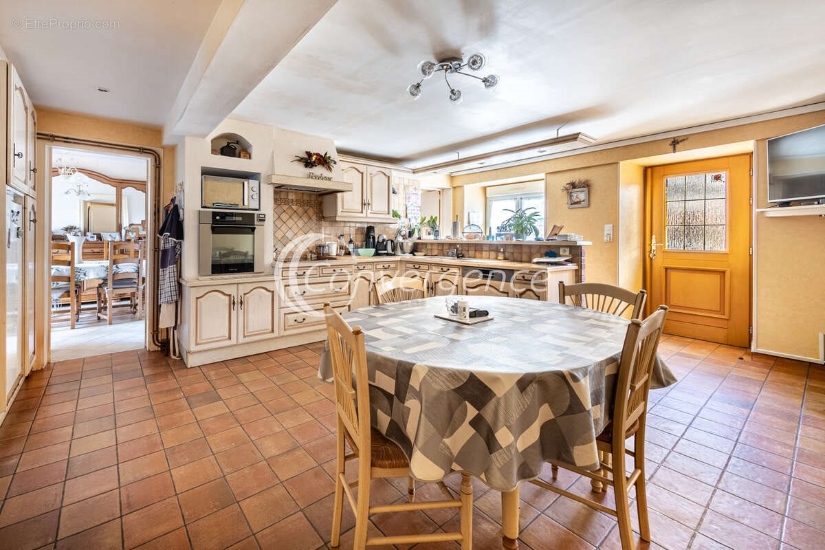 Maison à vendre, 119m², Saint-Victurnien