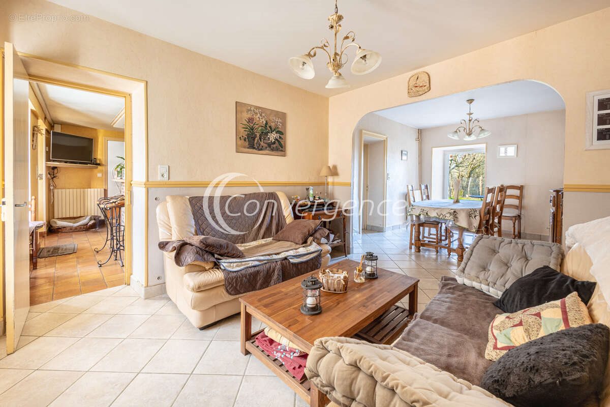 Maison à vendre, 119m², Saint-Victurnien