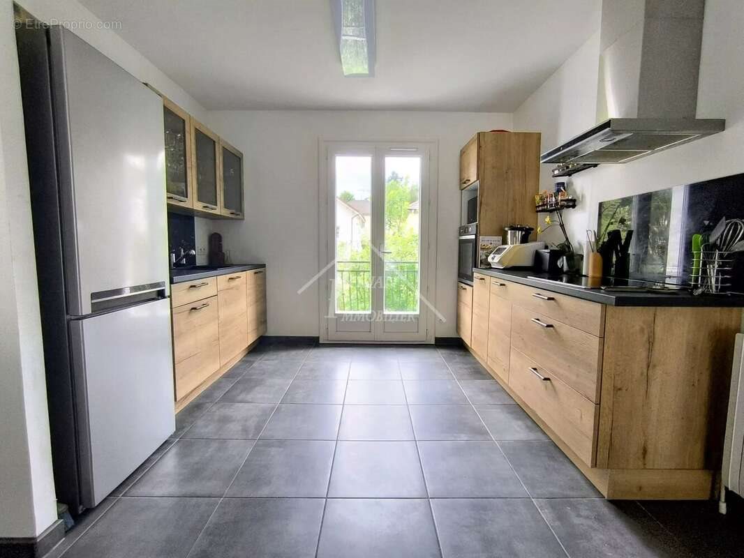 Maison à vendre, 151m², Saint-Eloy-les-Mines