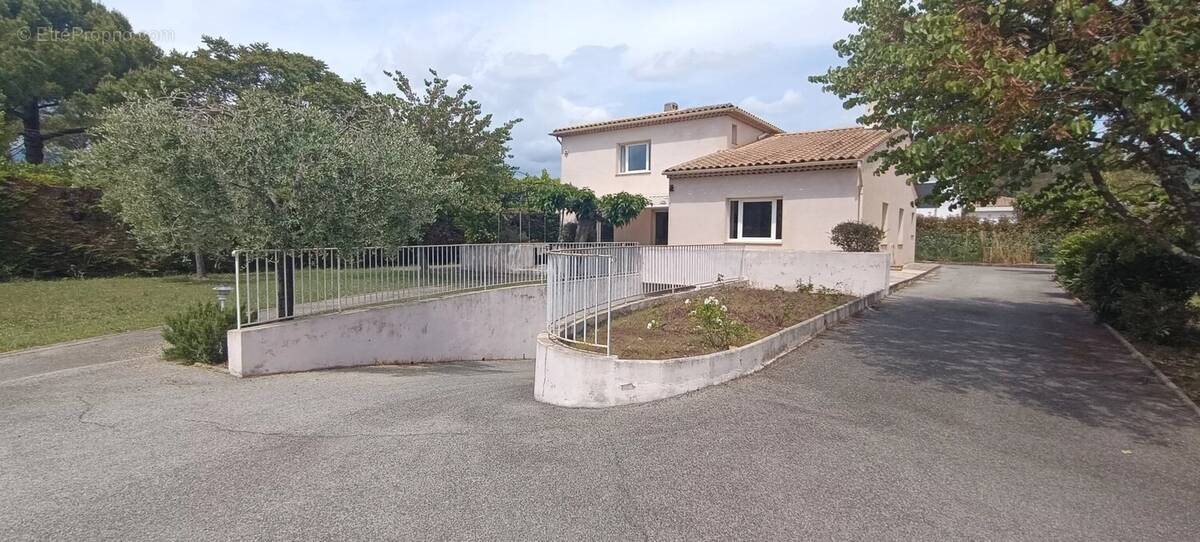 Maison à vendre, 174m², Mouans-Sartoux