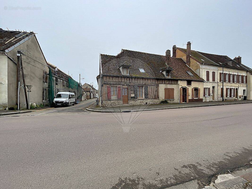 Maison à vendre, 137m², Villeneuve-l'Archevêque