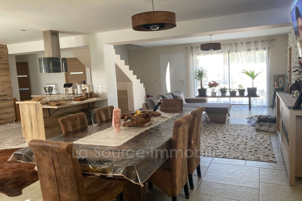 Maison à vendre, 140m², Vidauban
