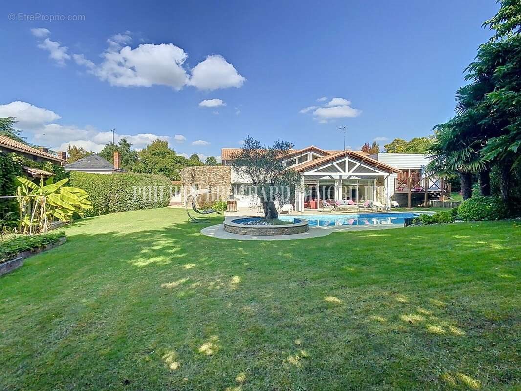 Maison à vendre, 246m², La Roche-sur-Yon