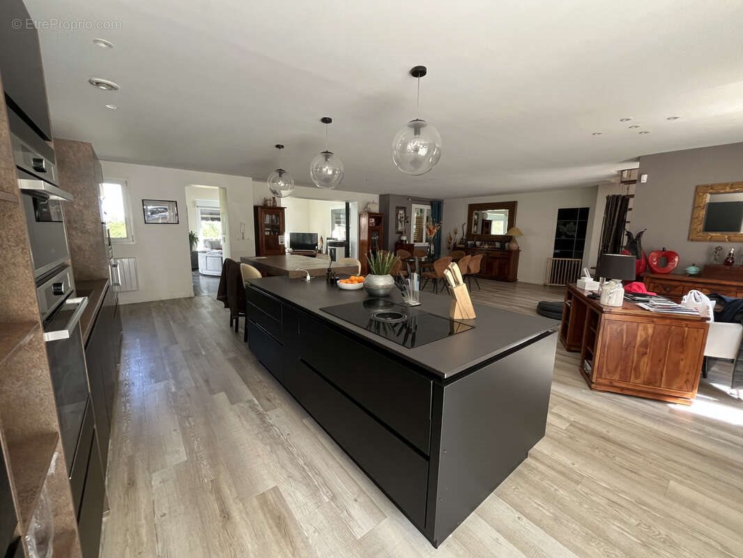 Maison à vendre, 204m², Yvré-l'Evêque