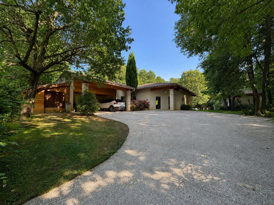 Maison à vendre, 202m², Montélier