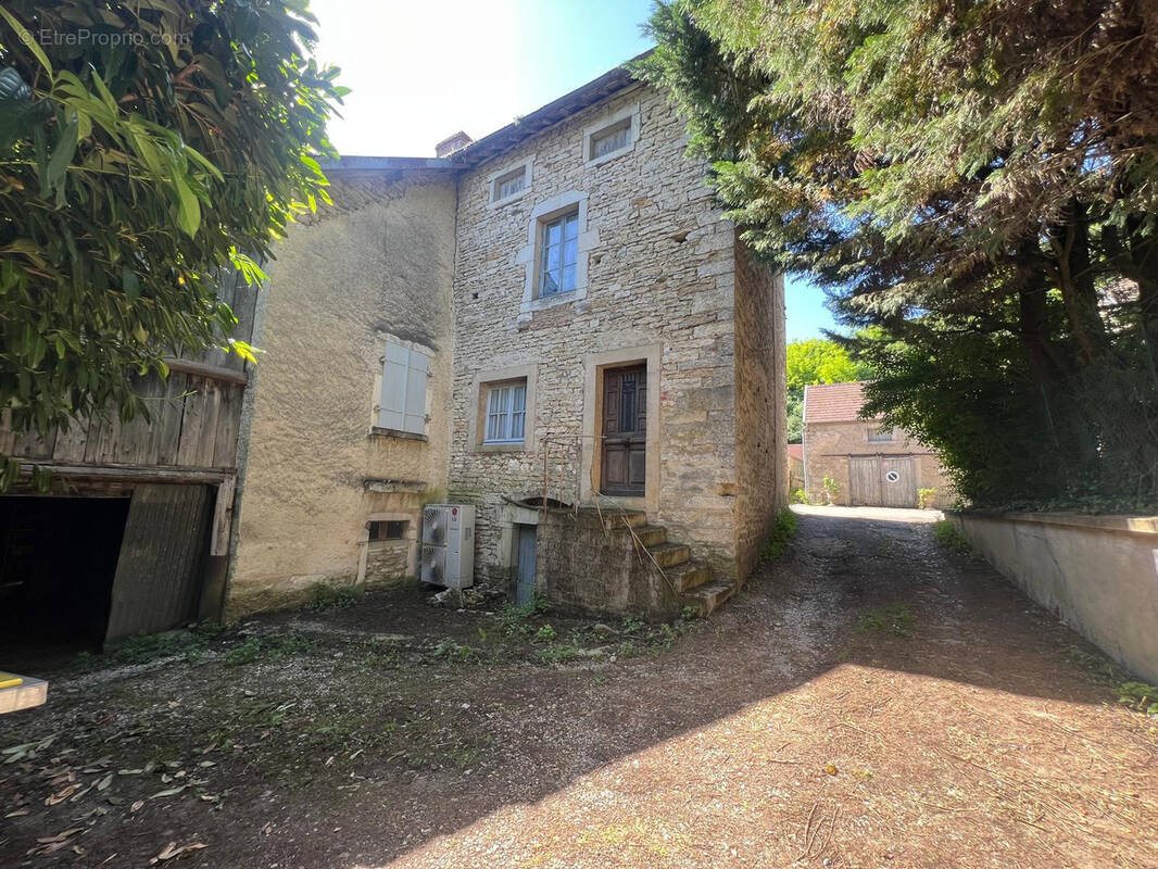 Maison à vendre, 350m², Bèze