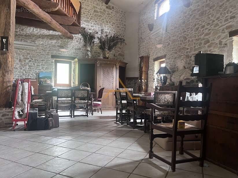 Maison à vendre, 212m², La Bégude-de-Mazenc