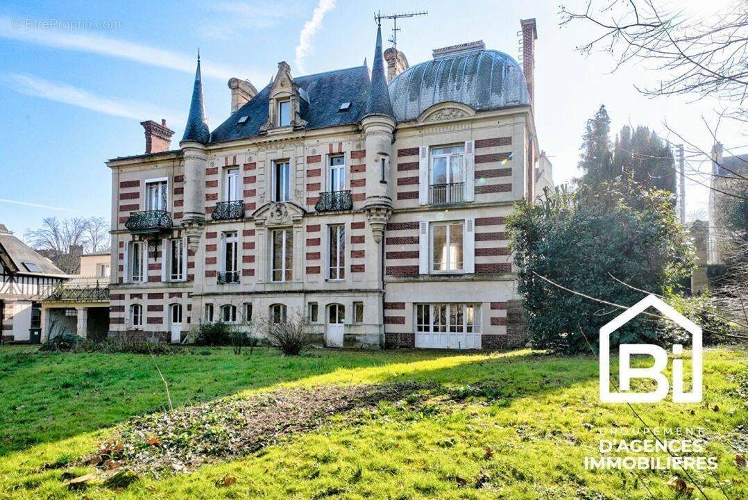 Maison à vendre, 427m², Caen