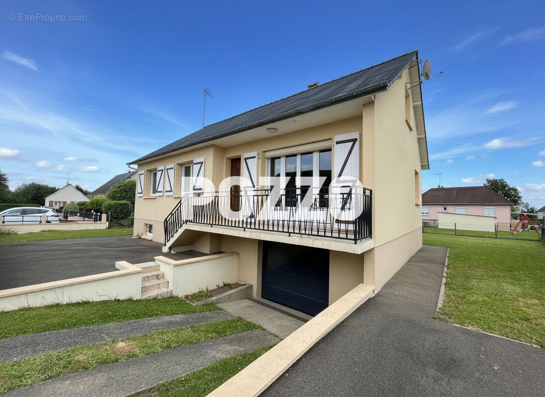 Maison à vendre, 100m², Saint-Hilaire-du-Harcouët