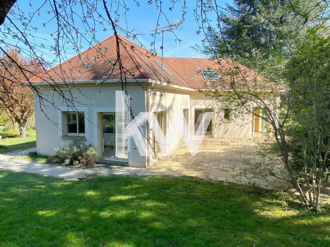 Maison à vendre, 106m², Saint-Rémy-l'Honoré