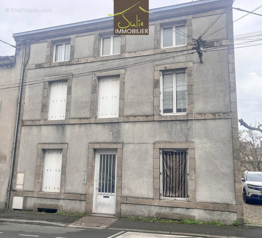 Maison à vendre, 158m², Bressuire
