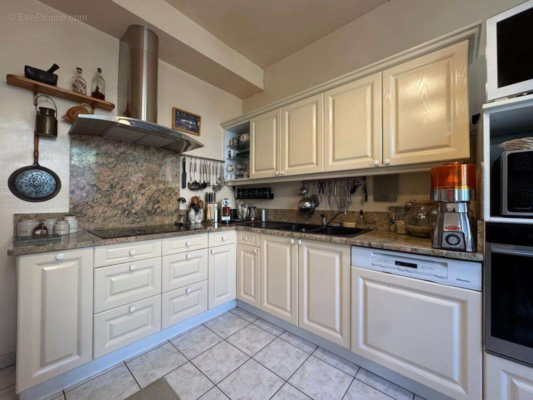 Maison à vendre, 136m², Castelnau-de-Guers